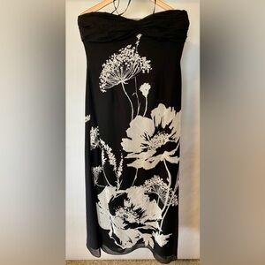 100% Silk Papell Boutique Evening black/white floral gown. Size 12 petite.